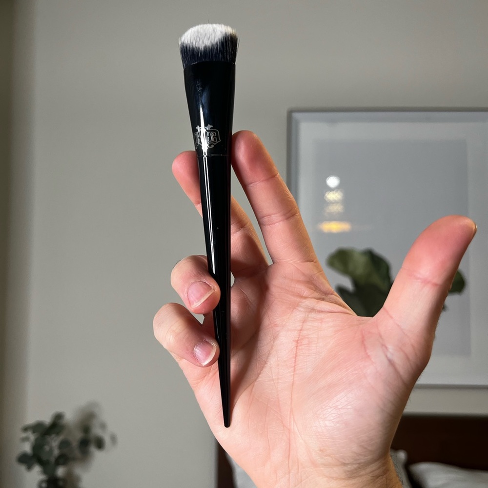 KVD angled brush
